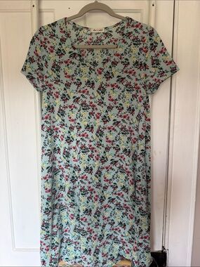 Women’s Light Blue Floral Midi Dress with Short Sleeves brand new, no tags